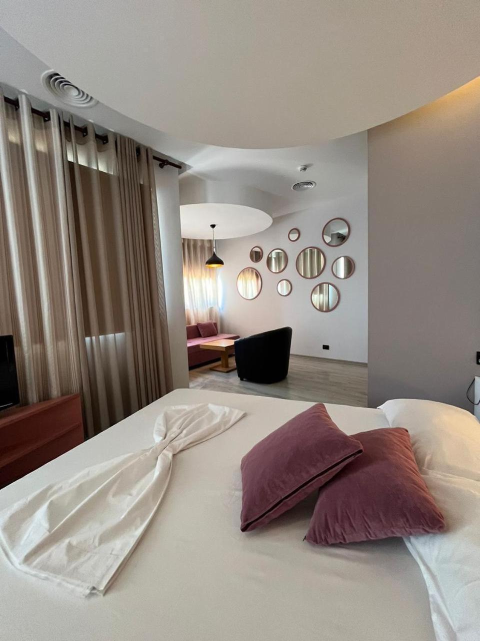 Icon Hotel Vlorë Exteriör bild