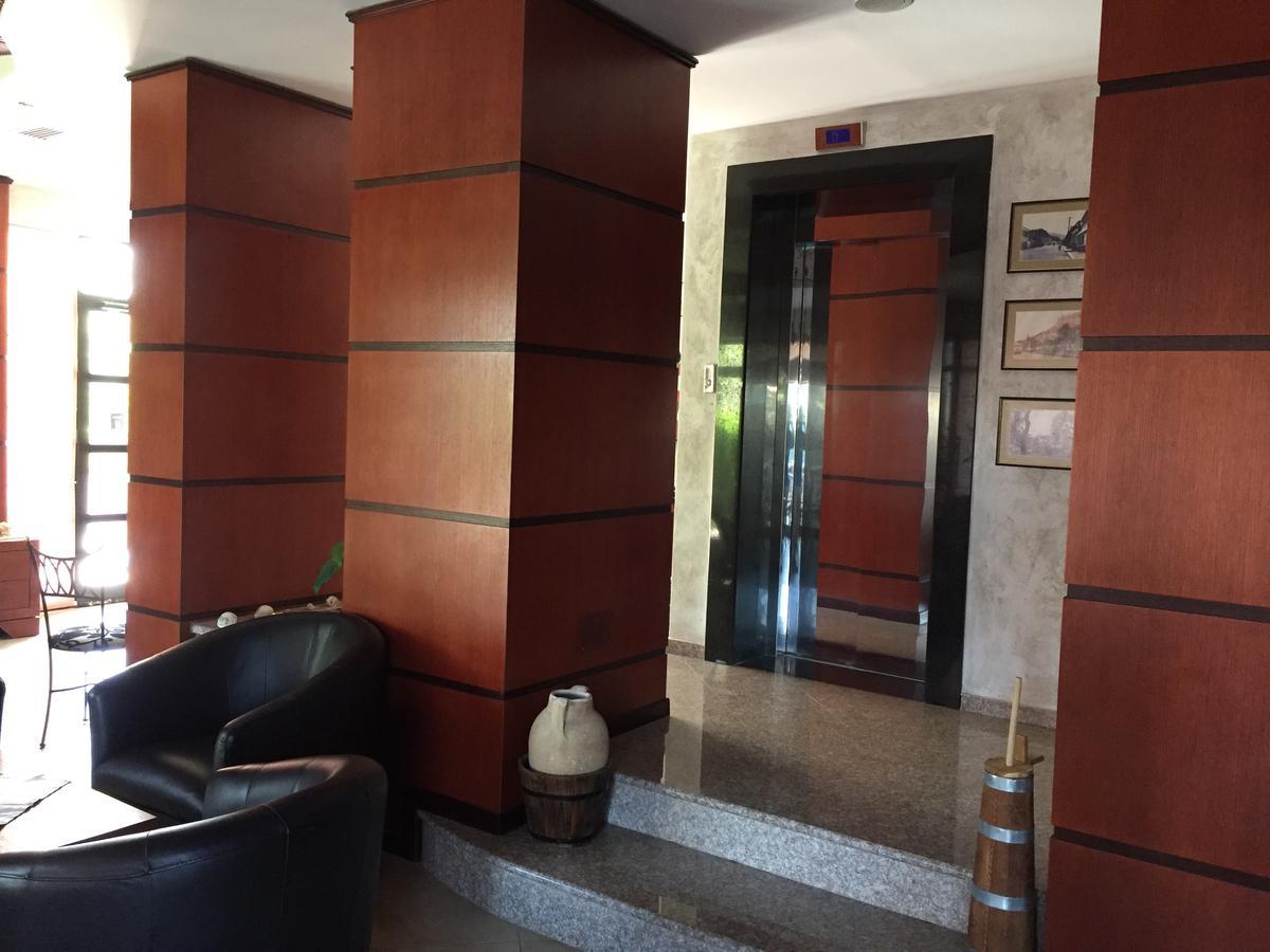 Icon Hotel Vlorë Exteriör bild