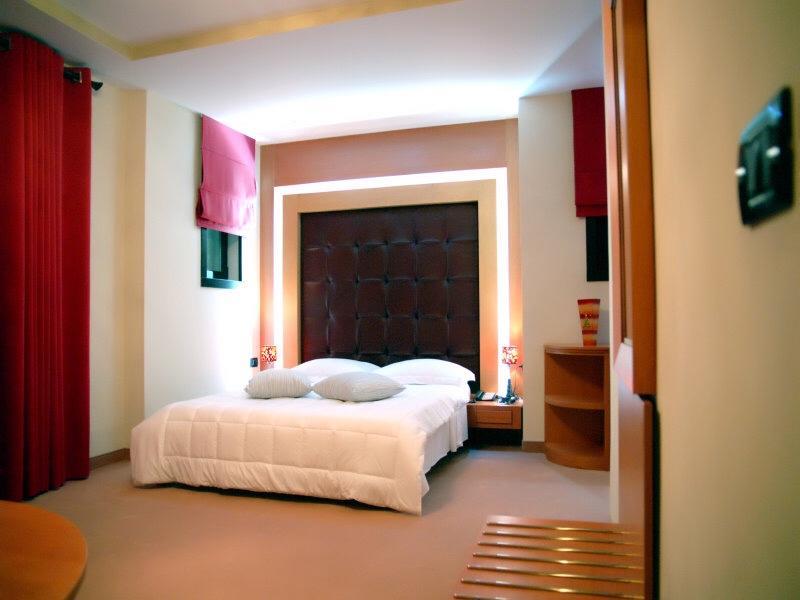 Icon Hotel Vlorë Exteriör bild