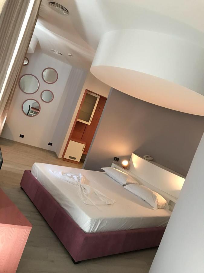 Icon Hotel Vlorë Exteriör bild