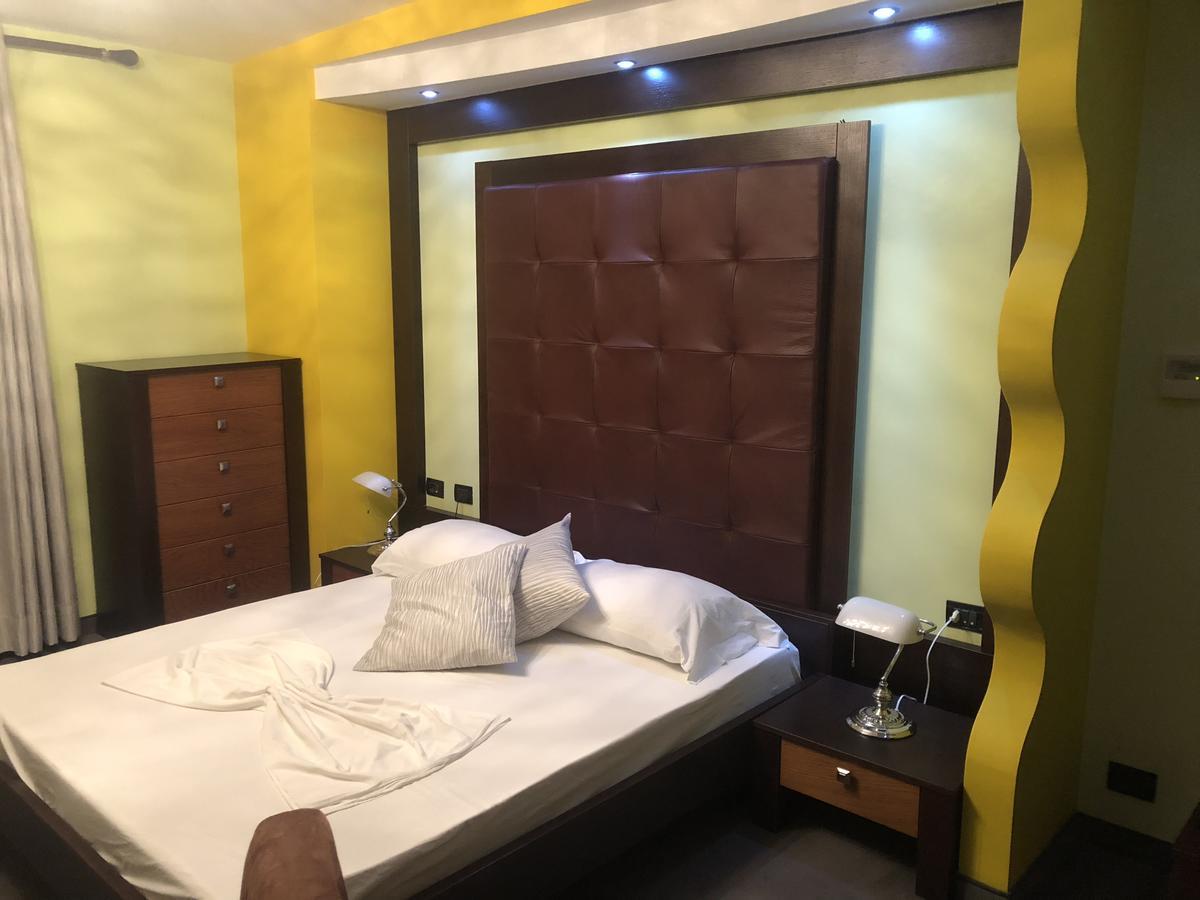 Icon Hotel Vlorë Exteriör bild