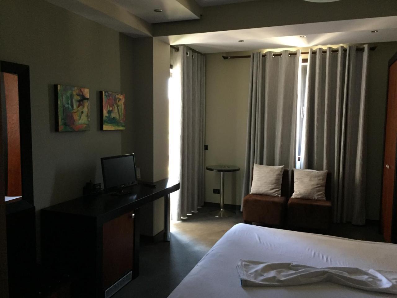 Icon Hotel Vlorë Exteriör bild