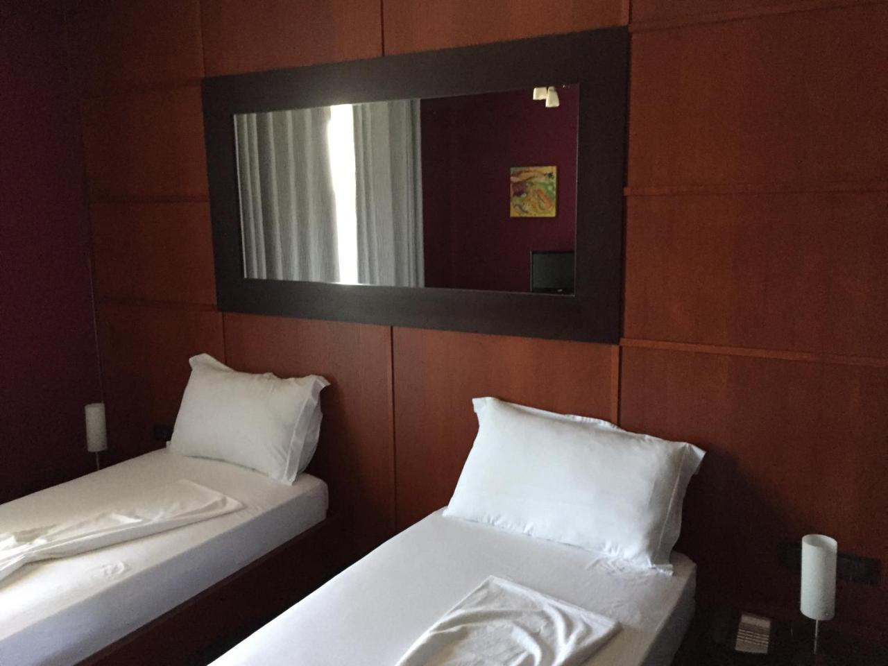 Icon Hotel Vlorë Exteriör bild